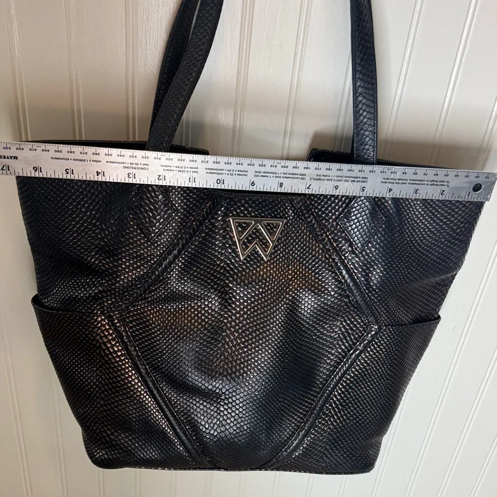 Kelly Wynne Paint the Town Tote in Black & Gold Snakeskin‎ Textured